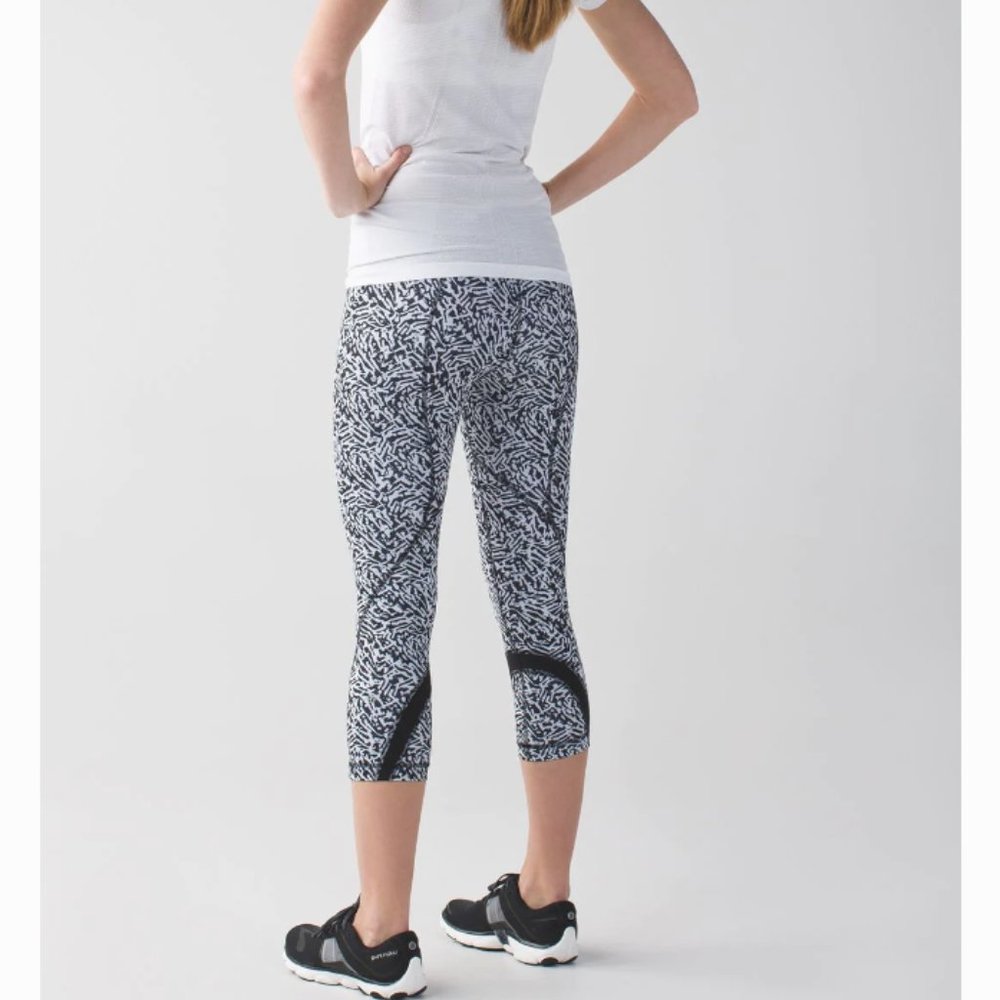 LULULEMON Athletica Black White Leggings With Lululemon Bag - Picture 11 of 16
